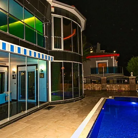 Luxus Pool Kestel